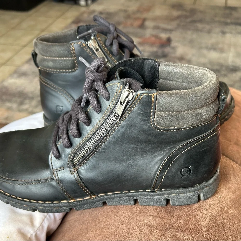 Born Men's Born Size 9 black Chukka Boots with Sturdy Leather